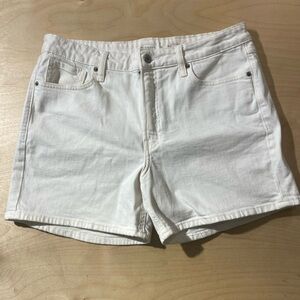 Old Navy O.G. Straight High Rise White Denim Women Shorts 14 (NA)